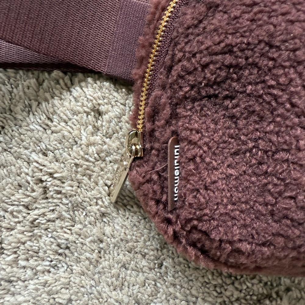 Lululemon Athletica Brown Sherpa Belt Bag - Picture 4 of 7